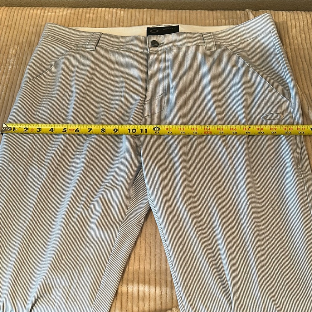 Oakley 40x34 pants